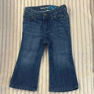 GAP - LIKE NEW  - Infant/Baby straight cut denim jeans. Size 6-12 months